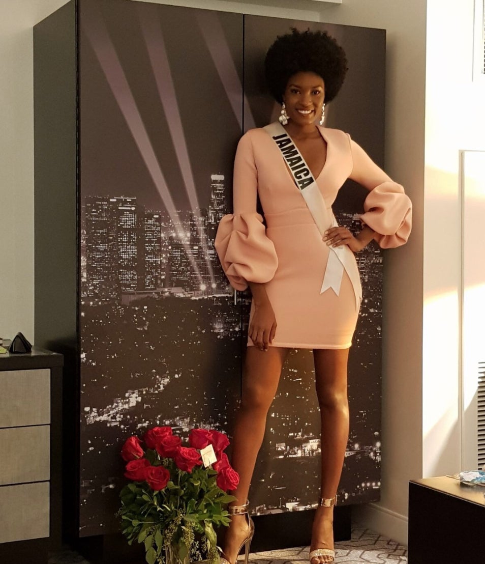 15 Stunning Photos Of Davina Bennett, The Miss Universe Contestant With The Glorious Afro Who's Breaking The Internet
